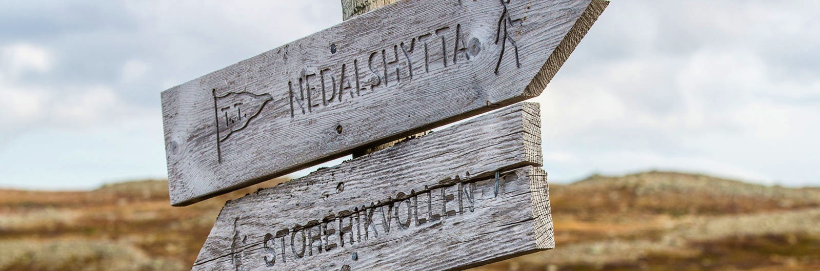 Wooden sign in Storerikvollen