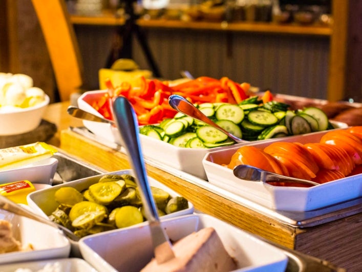 Food buffet at Storulvån Mountainstation.