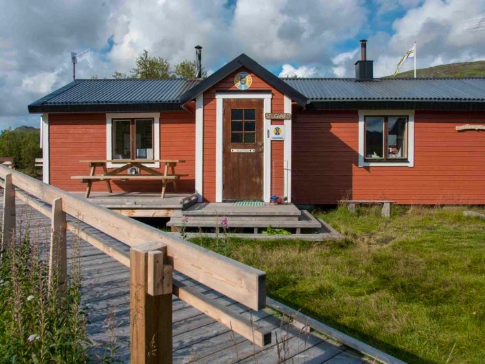 Rullstolsramp Abiskojaure fjällstuga.