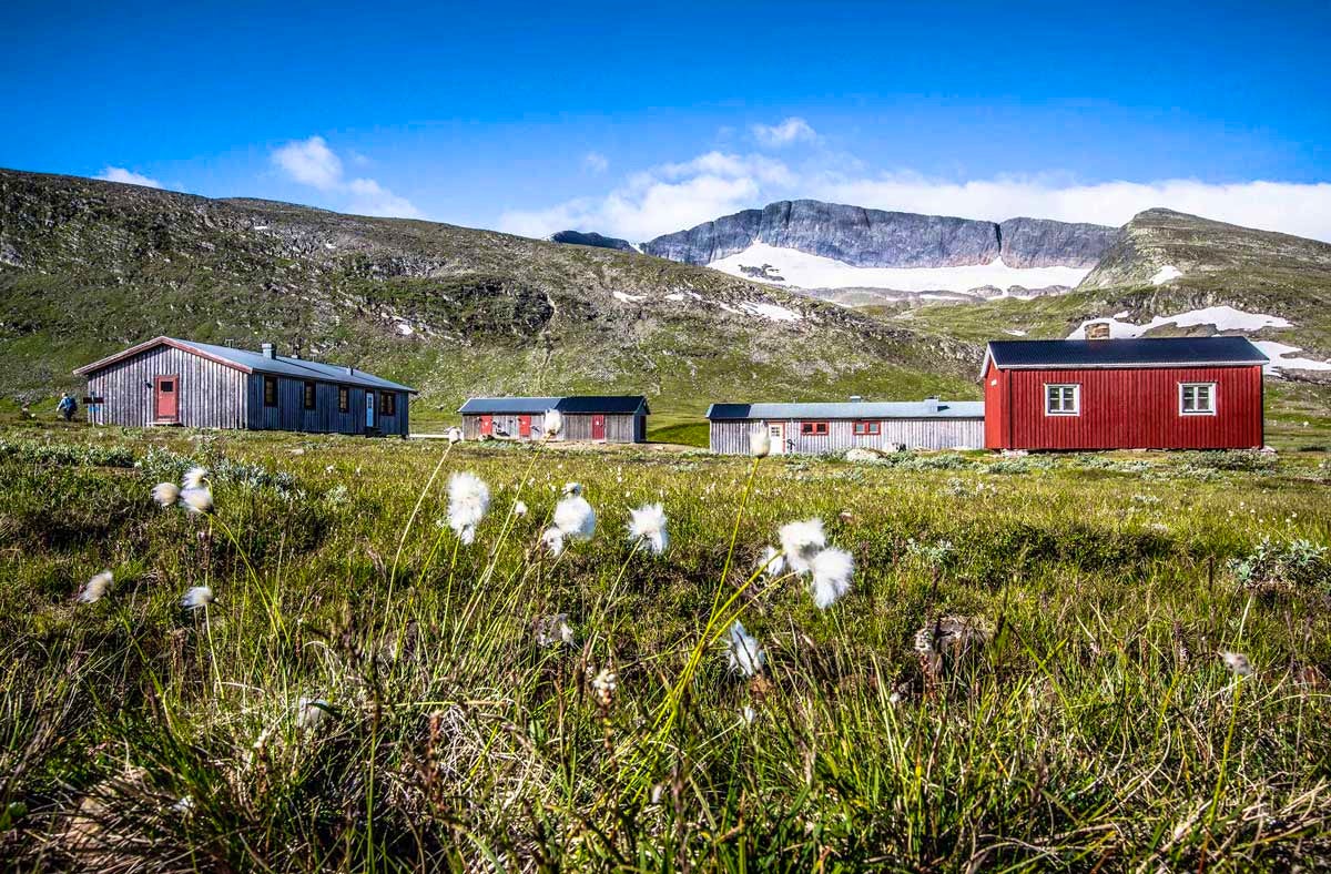STF Helags mountain station in the summer time.