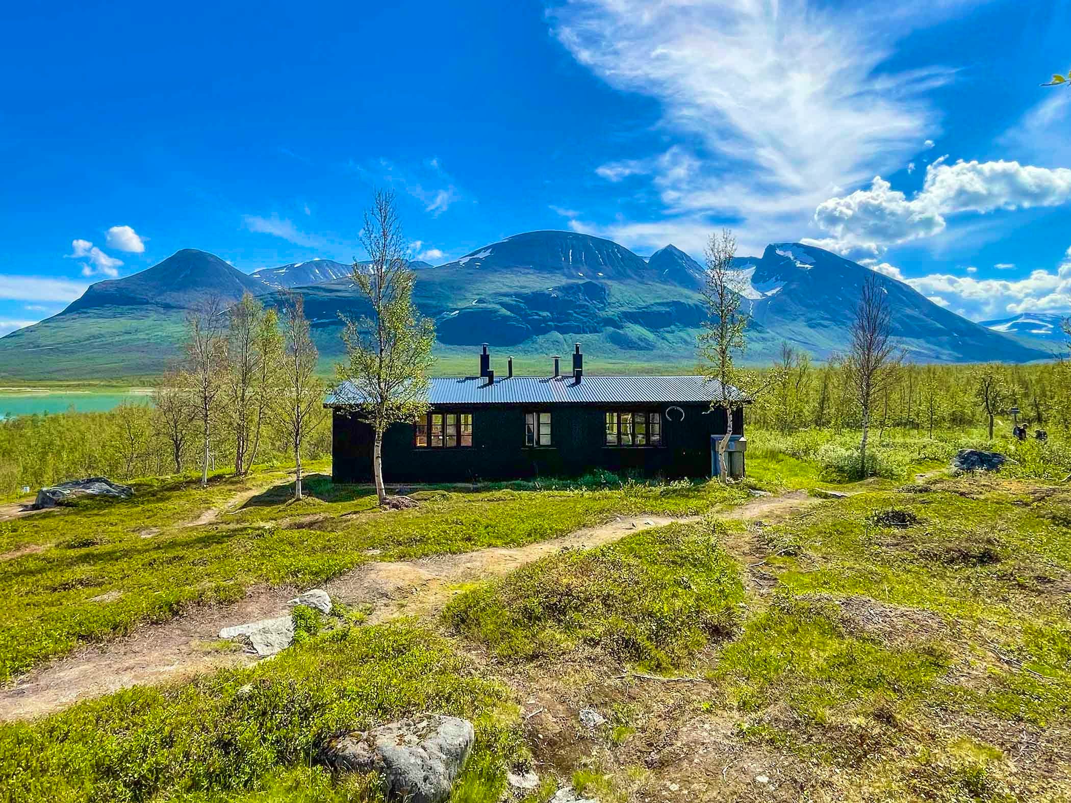 STF Akka mountain cabin in the summer time.