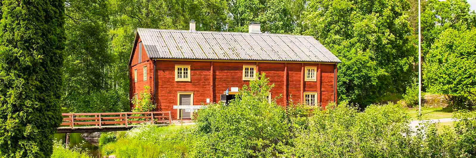 Red cottage in Korrö craft village.